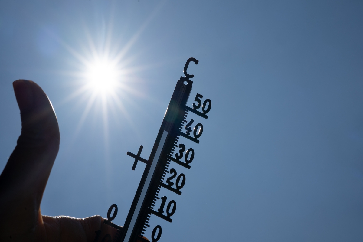 europe-on-fire-heat-records-spark-wildfires-&-warnings