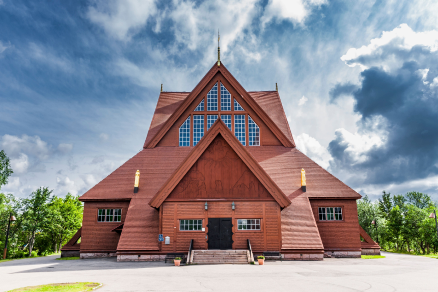 sweden-relocates-historic-kiruna-church