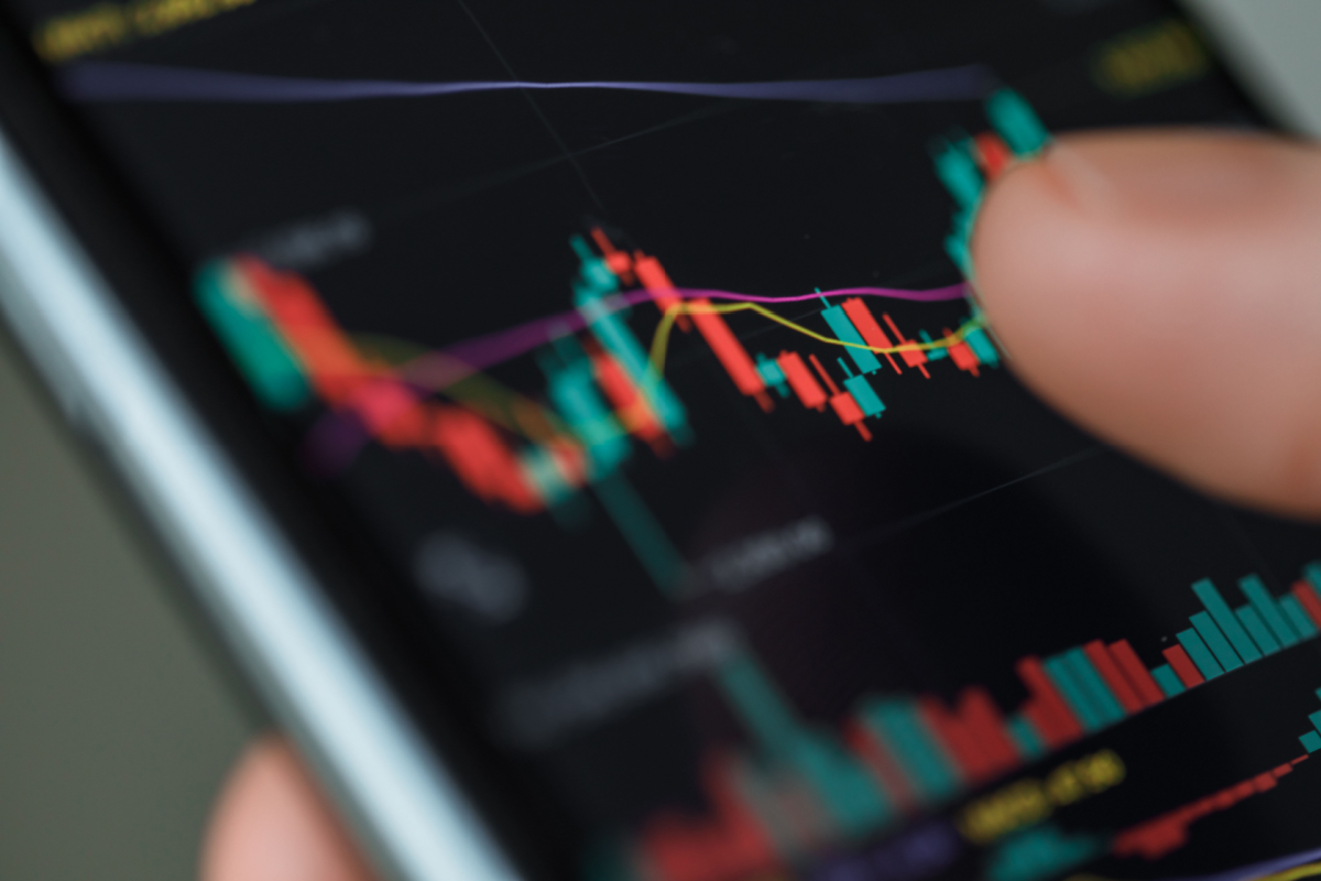 stocks-rise-as-fed-rate-cut-fuels-weekly-gains