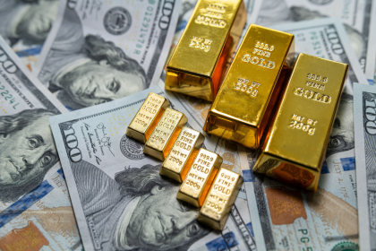 gold-retreats-from-record-high-after-fed-caution