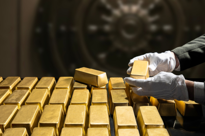 gold-falls-with-stocks,-raising-new-concerns-for-investors