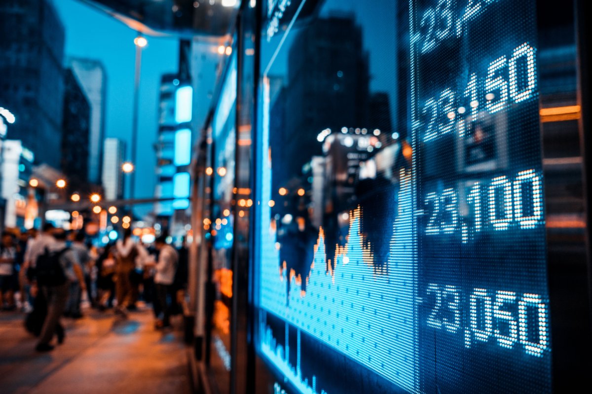 stocks-extend-gains-as-investors-eye-fed-rate-outlook