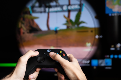 xbox-and-crocs-team-up-for-controller-themed-footwear