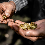 Gold Inches Higher as Markets Brace for Fed Rate Cut