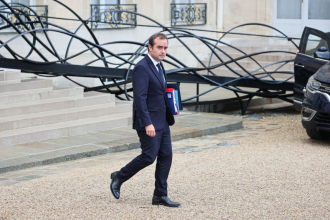 french-pm-lecornu-survives-key-budget-vote-in-divided-assembly