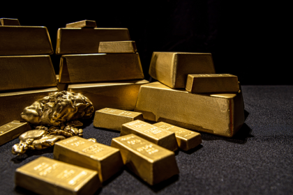 gold-slips-as-traders-take-profits-ahead-of-key-u.s.-data