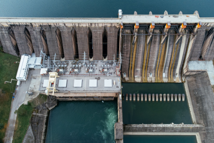 uk-hillside-battery-generates-power-using-new-hydro-system