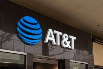 nyc-pension-funds-sue-at&t-over-blocked-vote