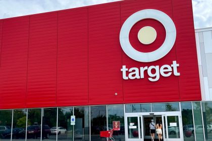 retailers-brace-for-tariff-shifts-as-policy-swings-return