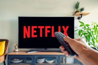 netflix-drops-after-strong-results-fail-to-lift-outlook
